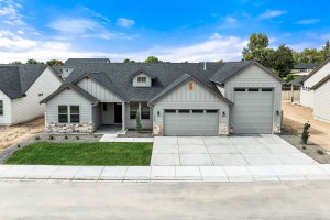 2-web-or-mls-1805-N-Black-Elm-2