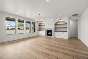 29-web-or-mls-1805-N-Black-Elm-29