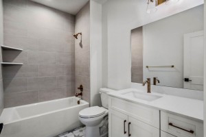 31-web-or-mls-1805-N-Black-Elm-31