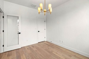 7-web-or-mls-1805-N-Black-Elm-7